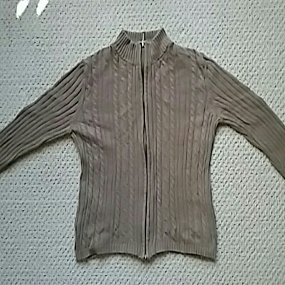 Sweater - Picture 4 of 4